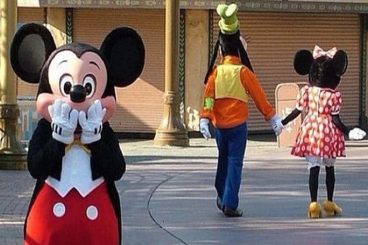 Crazy Disney Park Photos The Most Embarrassing Moments Caught On